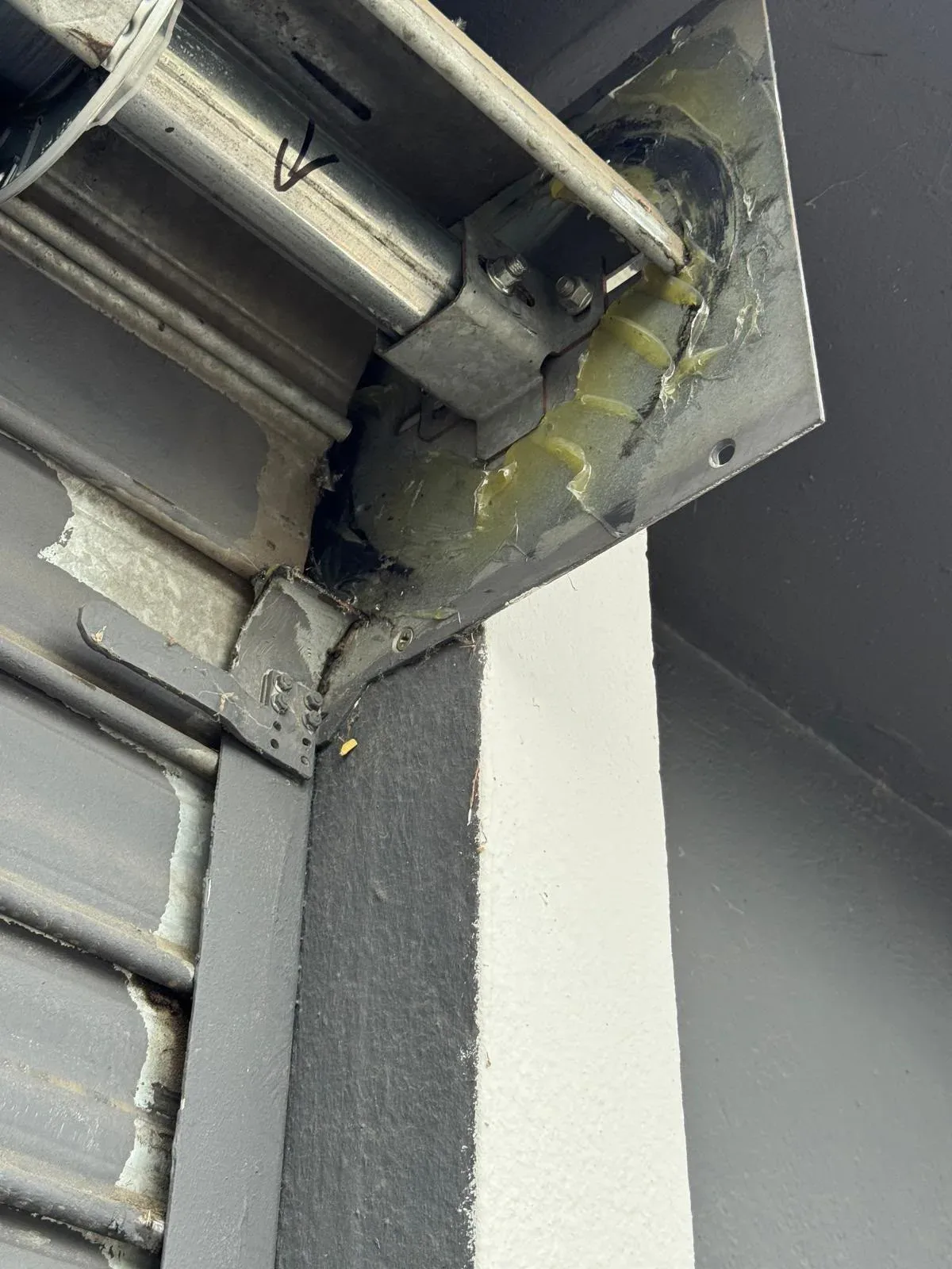 Entretien et maintenance de rideau métallique à Villejuif Entretien et maintenance de rideau métallique à Villejuif